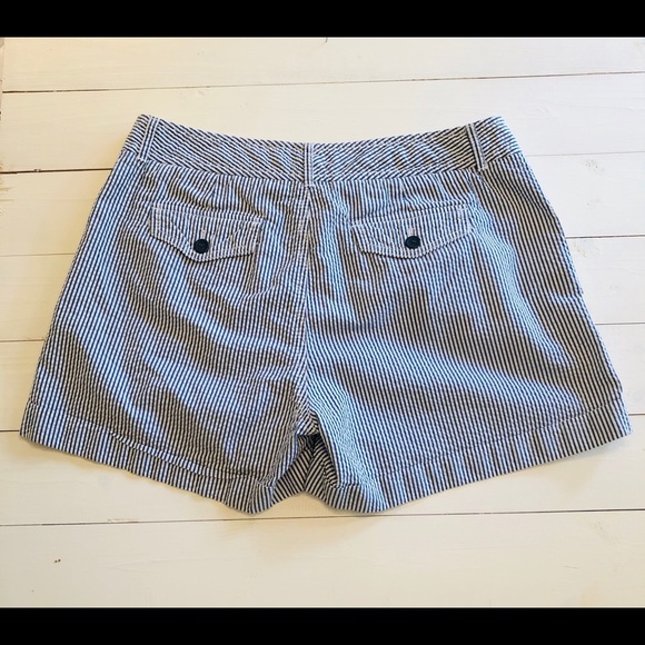 Banana Republic Seersucker Shorts Size 8 - Picture 2 of 4